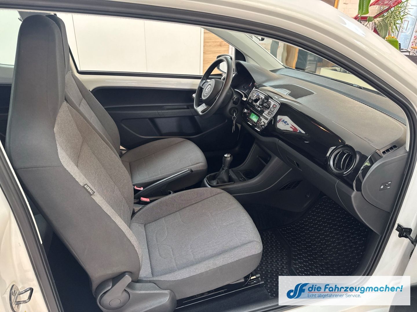 Fahrzeugabbildung Volkswagen up! move BMT Klima teilb.Rücksb AUX MP3 CD eFH T