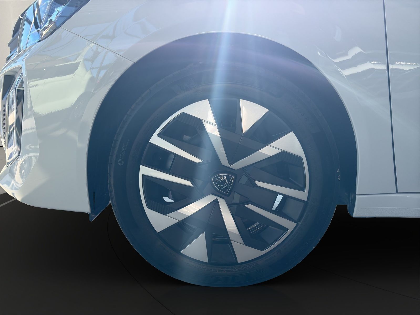 Peugeot 208 - Bild 19