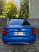 Audi A4 2.0 TFSI S tronic quattro sport sport - Audi A4 mit Benzin-Antrieb: Limousine, 2.0