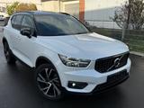 Volvo XC40 B4 R Design Mild Hybrid Pano AHK - Volvo XC40 Gebrauchtwagen in Frankfurt