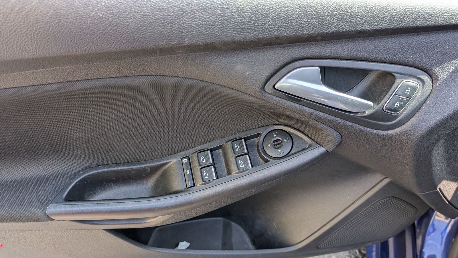 Fahrzeugabbildung Ford Focus Turnier 1.0 eco Boost * beh. FS * SHZ * PD