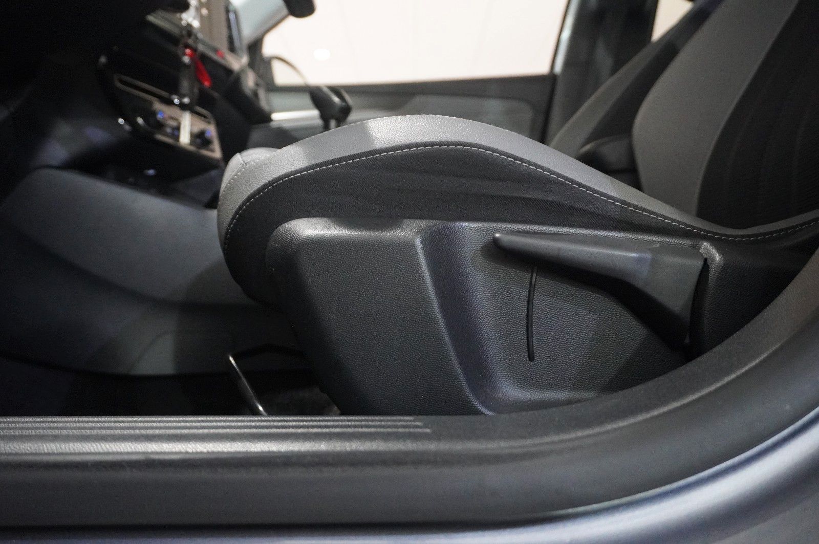 Fahrzeugabbildung Opel Mokka 1.2T ELEGANCE NAVI/LED/KAMERA/SPORT/DAB+