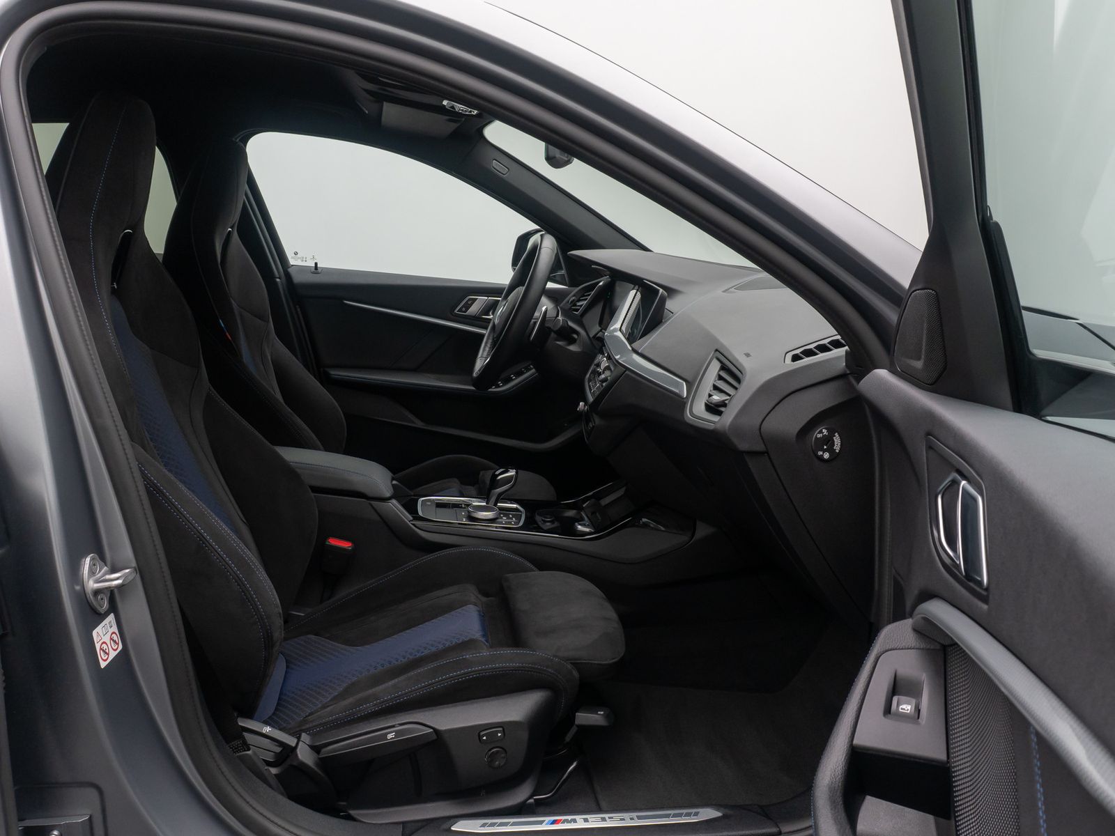 Fahrzeugabbildung BMW M135 xD HUD DAB Kamera HiFi Komfort 18Zoll