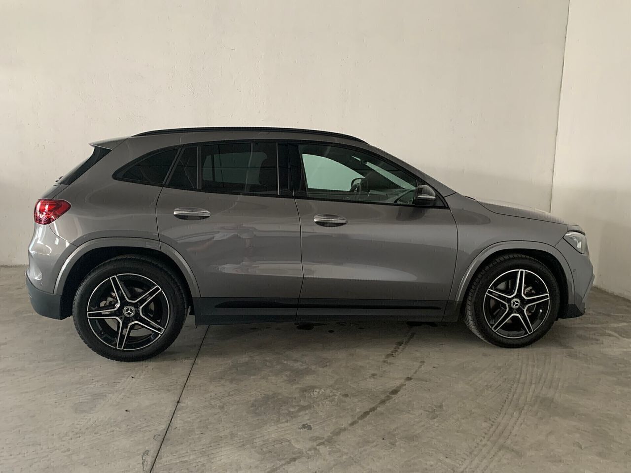 Mercedes-Benz Mercedes GLA 200 no vincoli leggi descrizione imagem 2