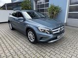 Mercedes-Benz GLA 250 Style 7-G Automatik 1. Hand - blaue Mercedes-Benz GLA 250