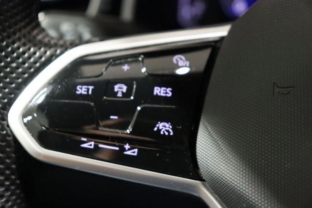 T-Roc Cabrio R-Line 1.5 l TSI 150PS DSG Kamera A
