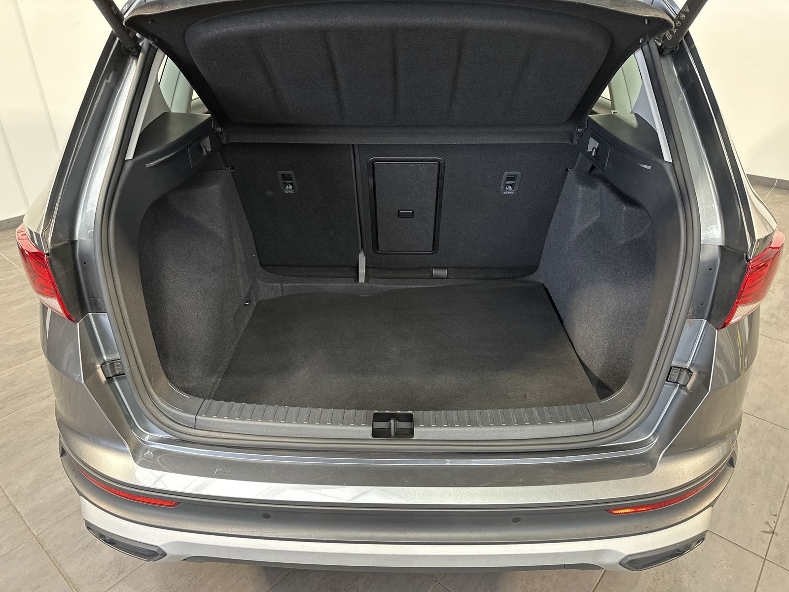 Fahrzeugabbildung SEAT Ateca 2.0 TDI DSG Style NAV+LED+AHK+ACC+VCOCK+SH