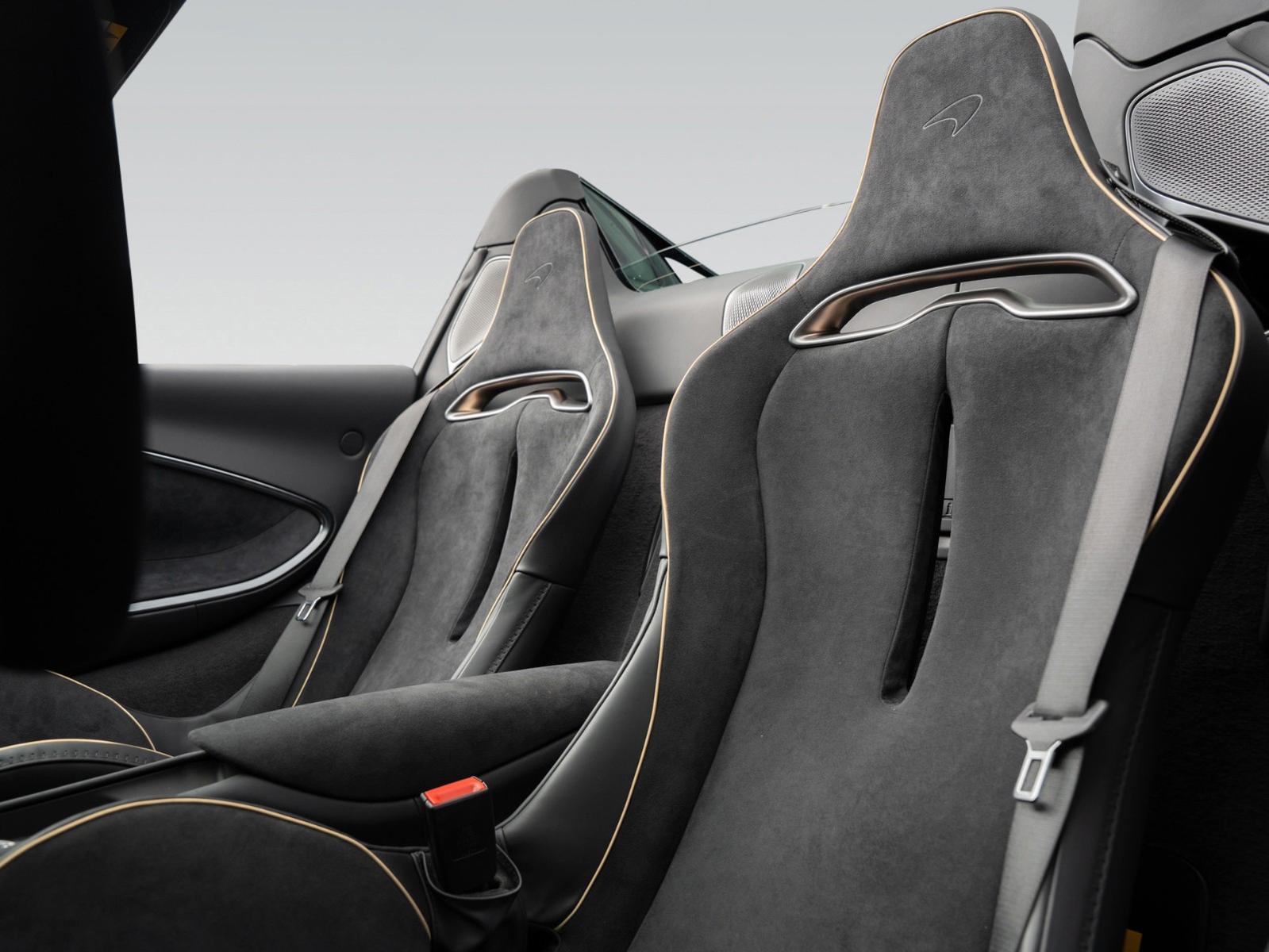 McLaren Artura Spider | MSO Velocity Colour Transform