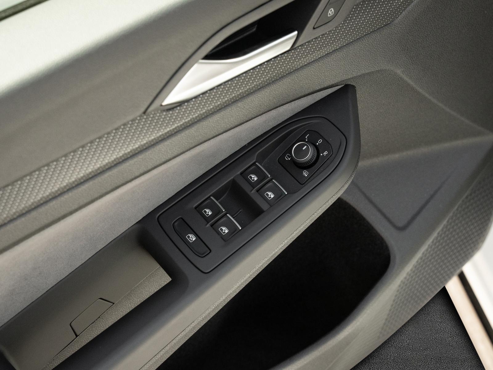 Volkswagen Golf R-Line Black Style 18-Zoll Bergamo PANO, миниатюра 26