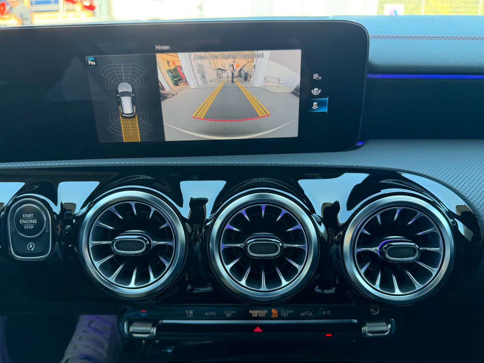 Fahrzeugabbildung Mercedes-Benz CLA 220 D SB AMG R-Kamera+Pano+DISTR+MBEAM+Ambie