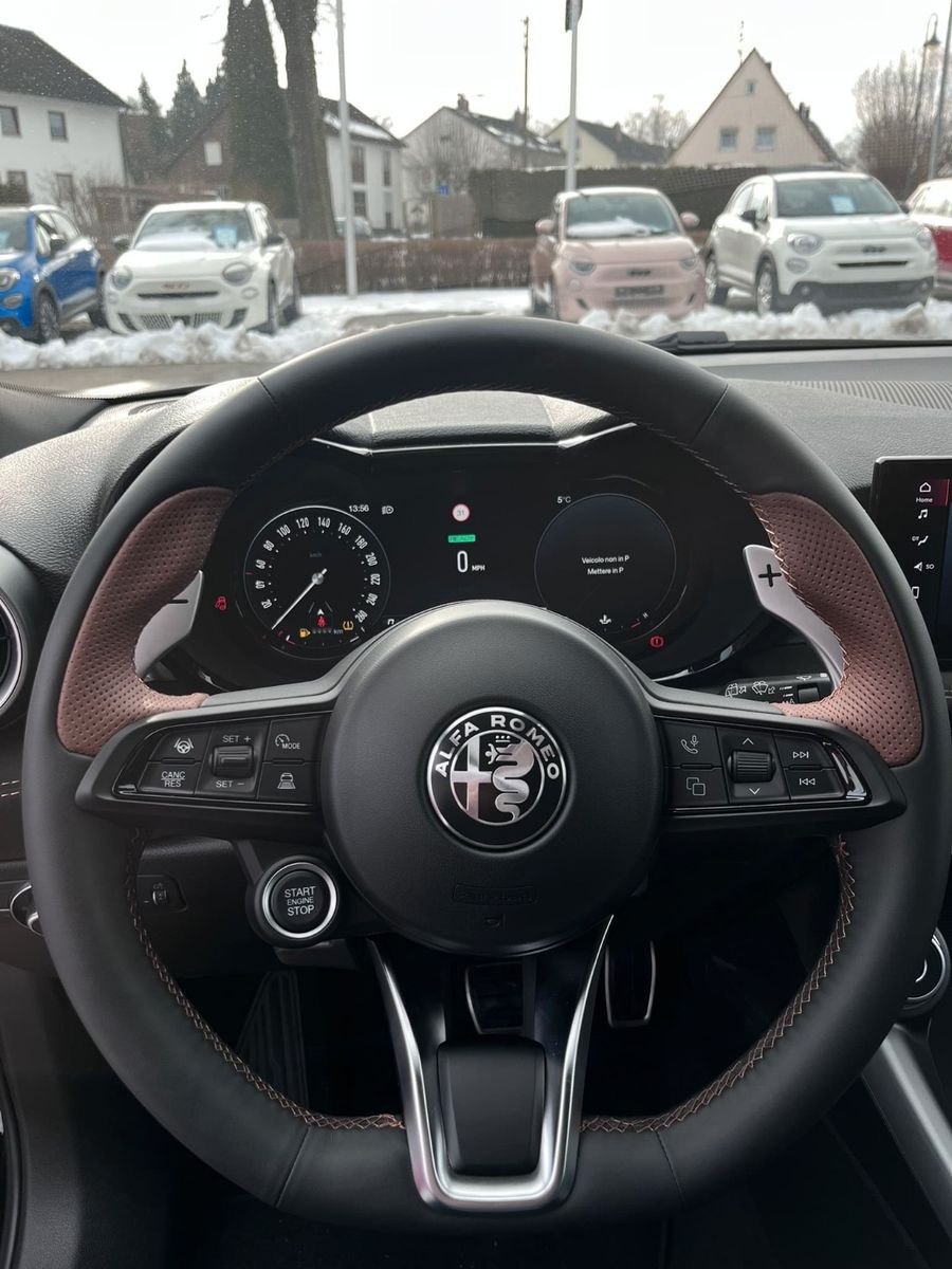 Fahrzeugabbildung Alfa Romeo Tonale Intensa