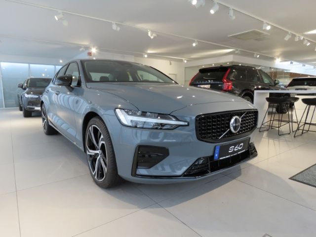 Volvo S60 B4 Plus Dark 19Zoll Harman/Kardon Leder Fahr