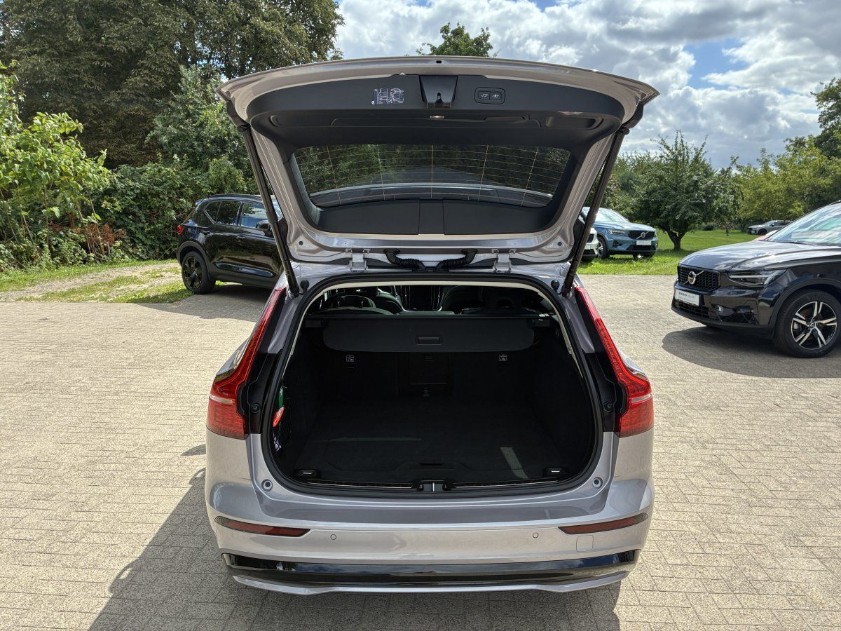 Volvo V60 B4 Ultra Dark *Massage, Head-Up, B&W* foto 6