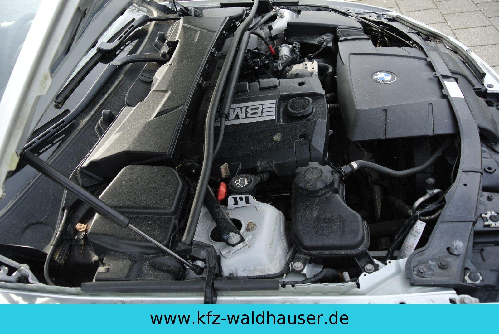 BMW 318 2008 — photo 31