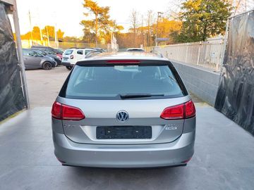 Volkswagen Golf - 5