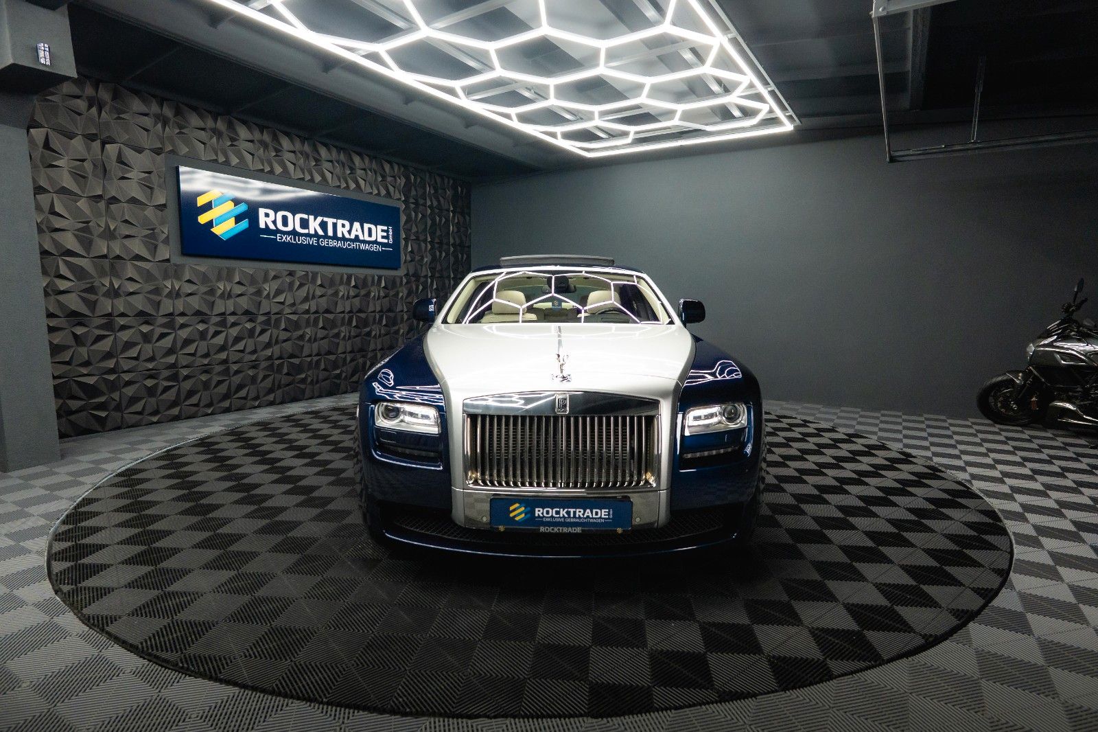 Fahrzeugabbildung Rolls-Royce Ghost V12 Full Service *Panorama*TV*360*HU*19%*