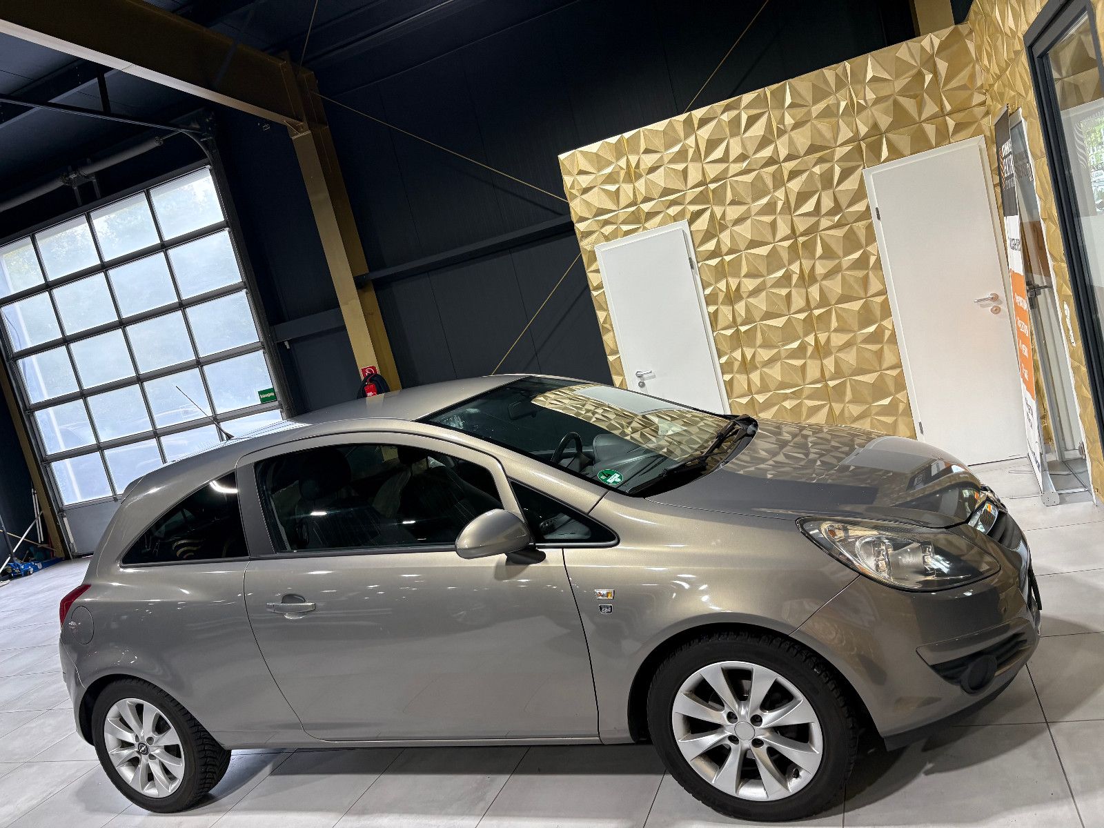 Fahrzeugabbildung Opel Corsa D Edition "111 Jahre"/8-FACH/KAMERA/KLIMA/