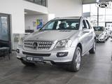 Mercedes-Benz ML 350 - Mercedes-Benz Geländewagen aus dem Jahr 2006