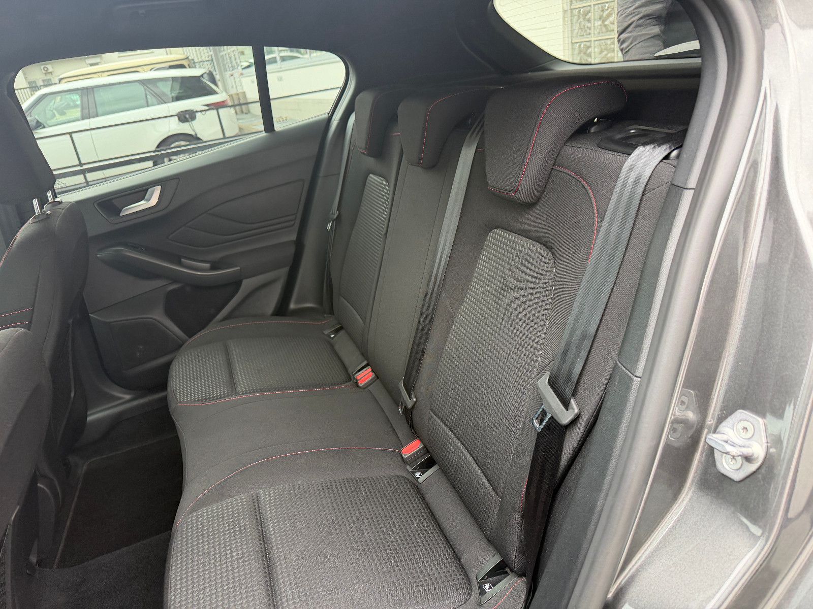 Fahrzeugabbildung Ford Focus /ST-LINE/AUTOMATIK/KAMERA/NAVI/SHZ/ACC