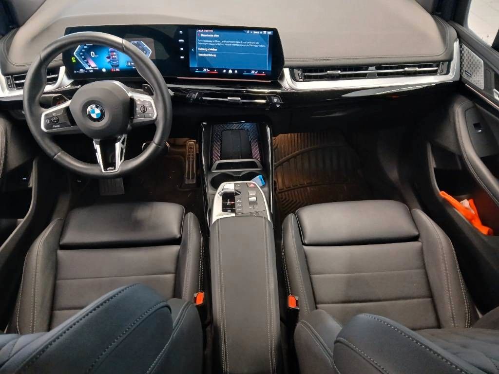 Fahrzeugabbildung BMW 218 i  Active Tourer M Sport Pano ACC Leder H&k