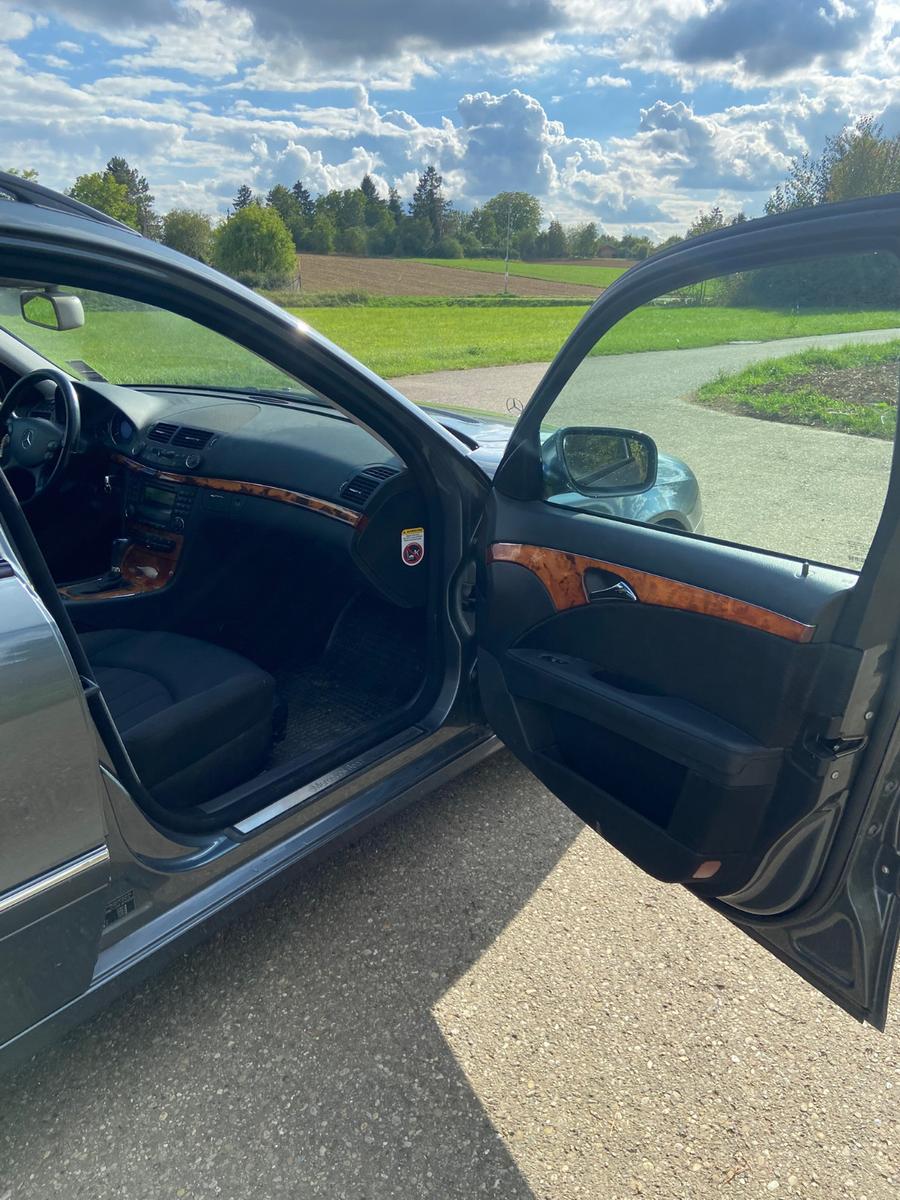 Mercedes-Benz E 220 W211