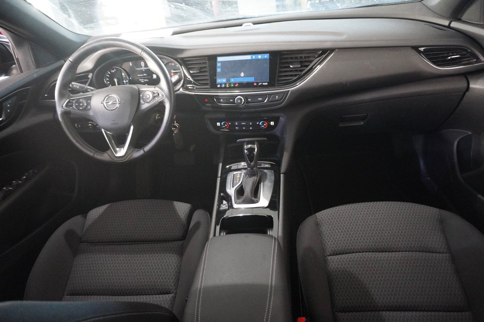 Fahrzeugabbildung Opel Insignia B ST 2.0T ELEGANCE NAVI/LED/VIRT./DAB+