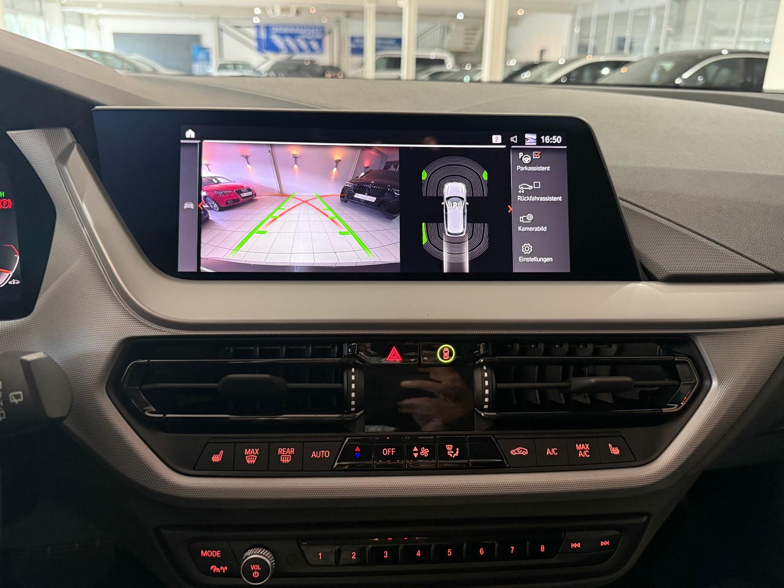 BMW 118 i Advantage *Navi*Led*Kamera*AppleCarp*Auto