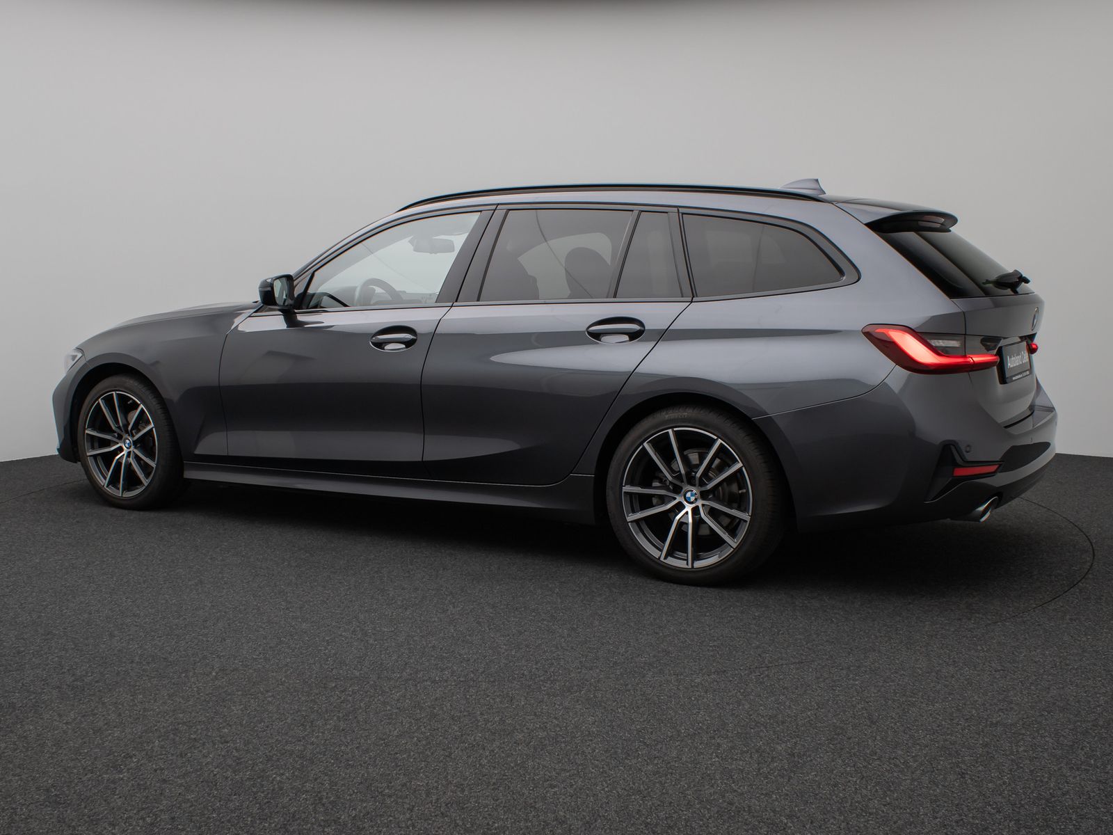 Fahrzeugabbildung BMW 320d xD  Sport Line Panorama DAB H/K Stop&Go AHK