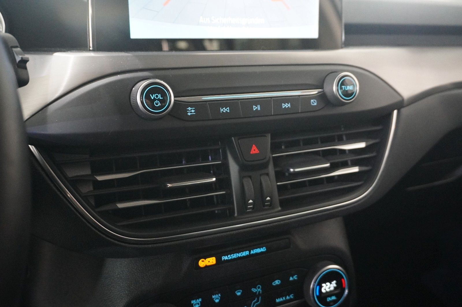 Fahrzeugabbildung Ford Focus Turnier 1.5D TITANIUM NAVI/LED/KAMERA/DAB+