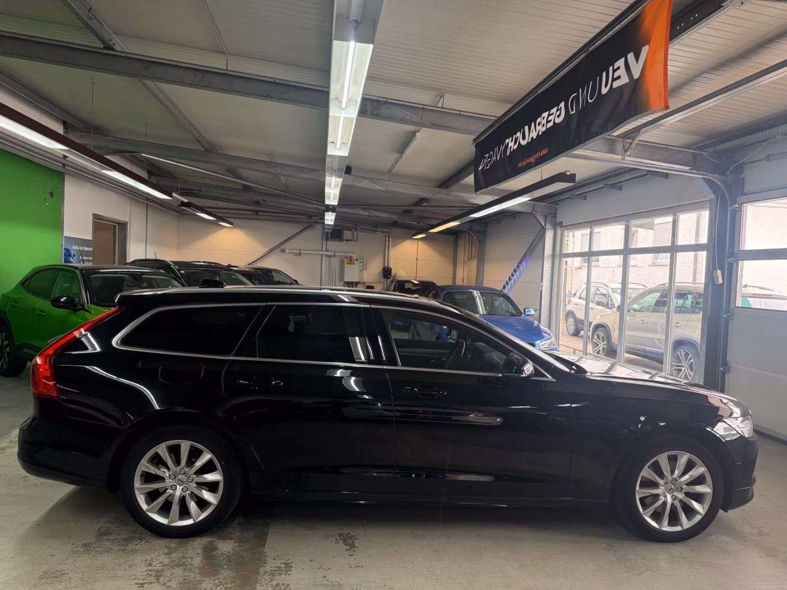 Volvo V90 D5 AWD | 235 ch | BVA | Cuir | Toit panoramique | Feux LED | Volant chauffant