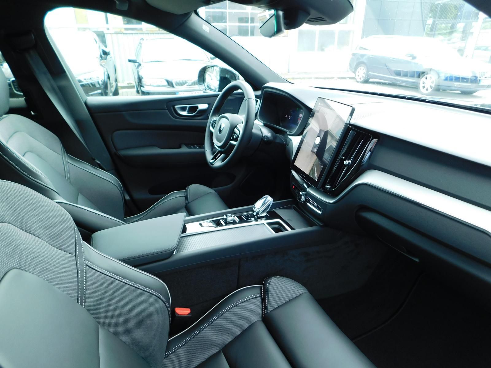 Fahrzeugabbildung Volvo XC60 T6 AWD Plus Black Edition