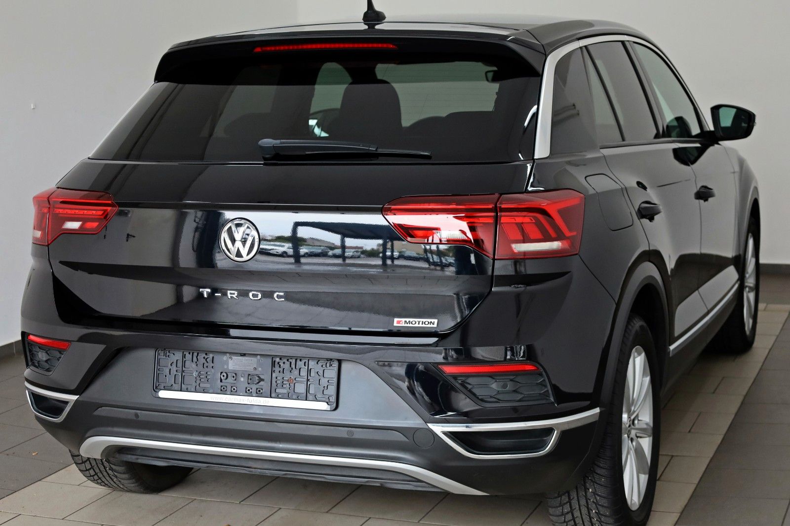 Fahrzeugabbildung Volkswagen T-Roc Sport 4M Navi,ACC,Kamera,Carplay,AHK,SR+WR