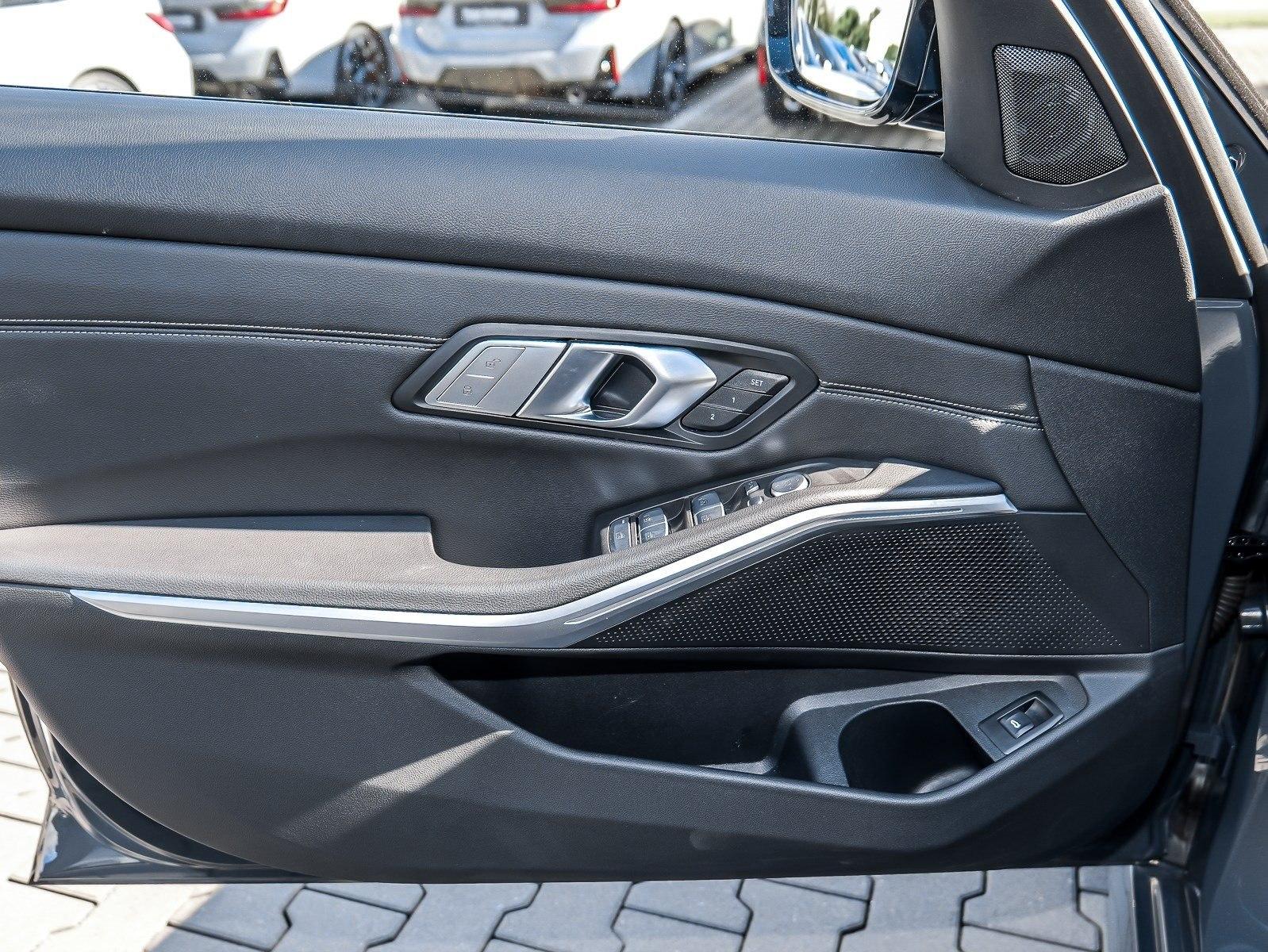 BMW M340i xDrive Touring M Sport HUD PANO 360°KAM