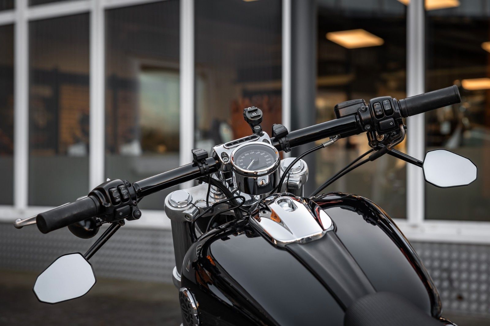 Fahrzeugabbildung Harley-Davidson Breakout 103 FXSB- Kesstech -