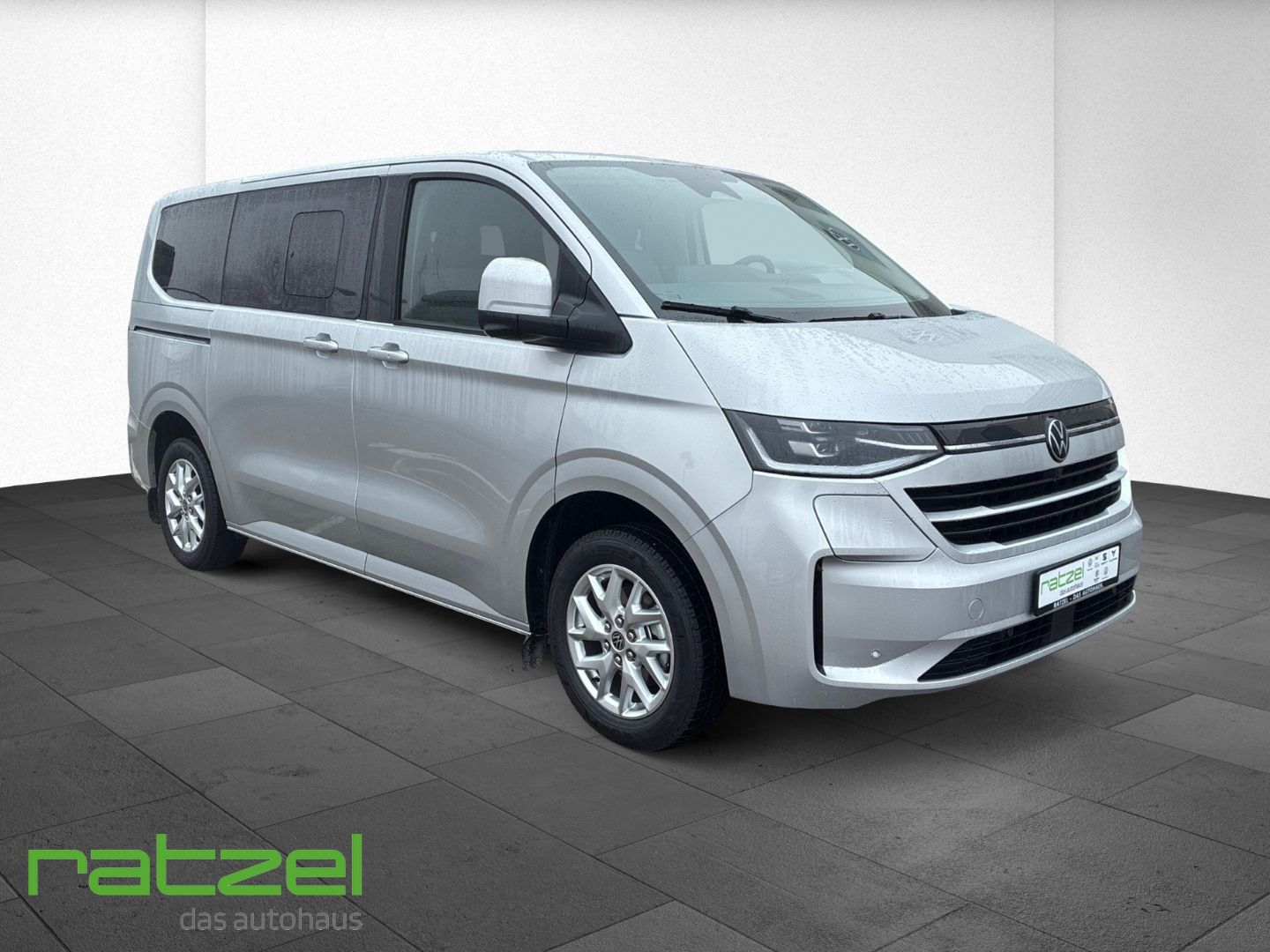 Fahrzeugabbildung Volkswagen T7 Caravelle 160 kW Style KR AHK+Panorama+LED+AC