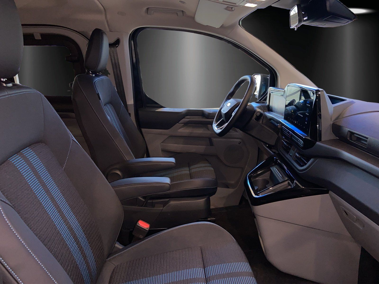Fahrzeugabbildung Ford E-Tourneo Custom Sport Glasdach Schiebetür elek.