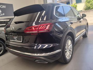 Volkswagen Touareg - 4