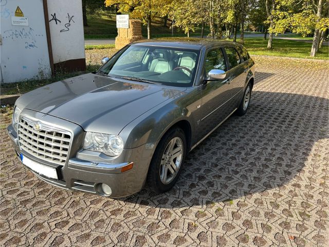 Chrysler 300C Touring 3.0 CRD Autom. -