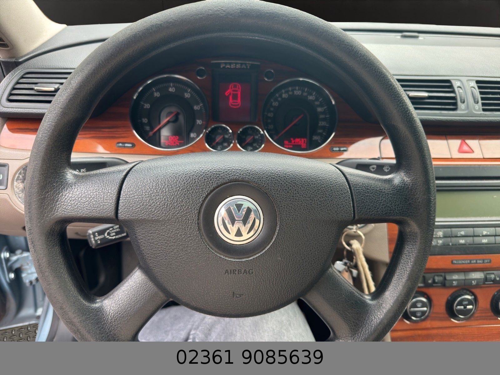 Fahrzeugabbildung Volkswagen Passat Lim. Comfortline;Klimaaut./2xParktronik/