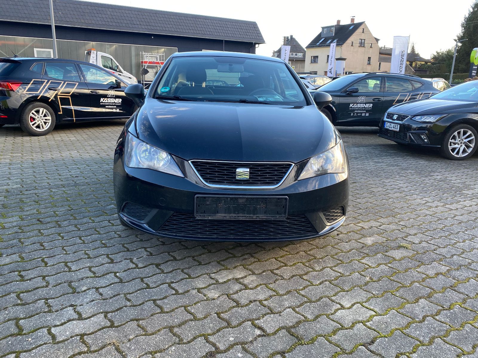 Fahrzeugabbildung SEAT Ibiza SC 1,4 16V Cool&Sound Salsa