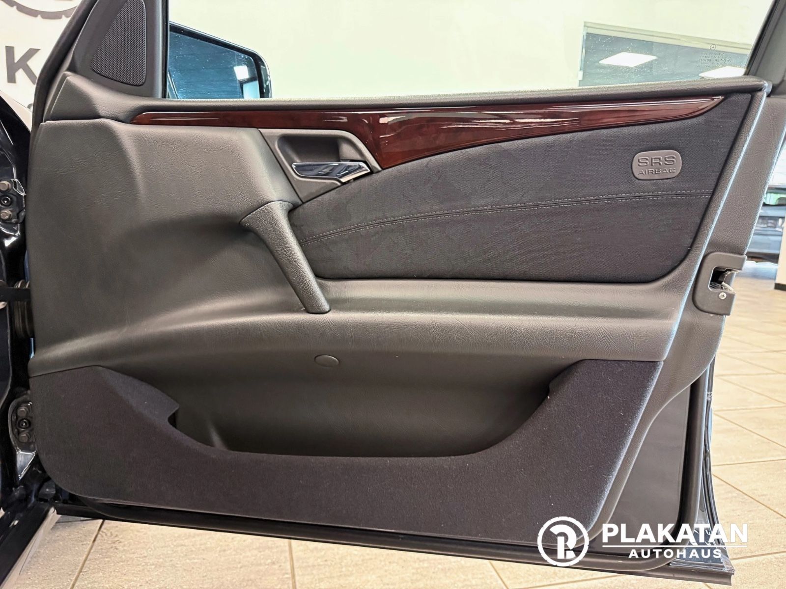 Fahrzeugabbildung Mercedes-Benz E 240 Xenon Automatik Klima V6 MB-Service