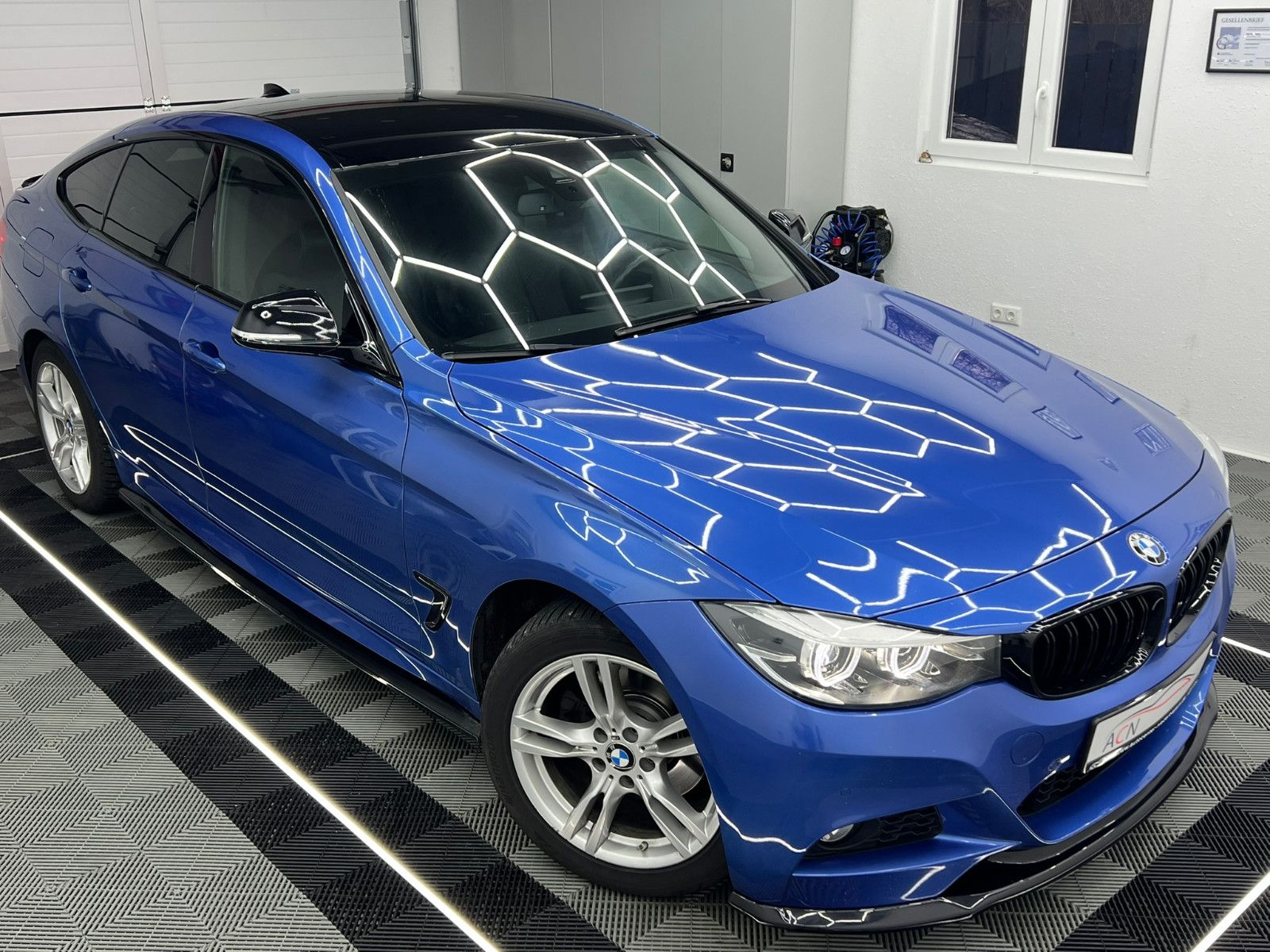 Fahrzeugabbildung BMW 330 i xDrive GT M SPORT/LED/NAVI PROF/AHK/DE FZG