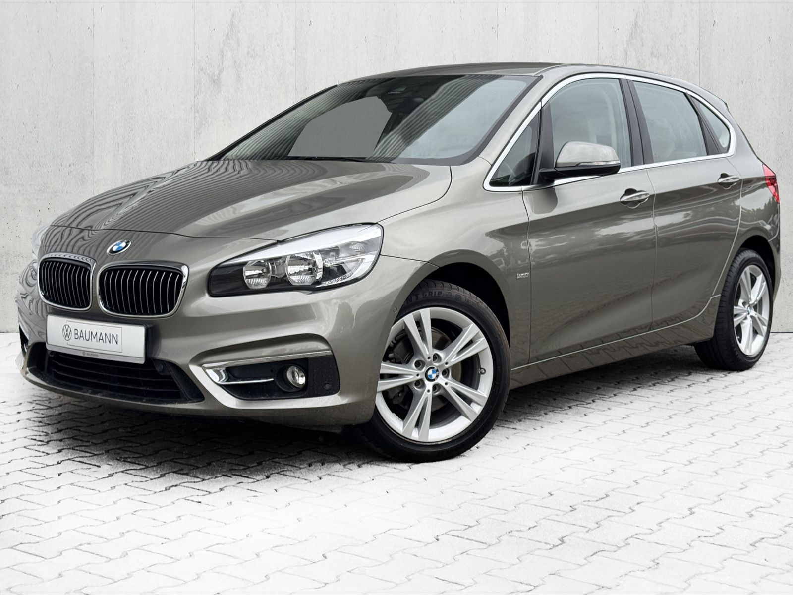 2 Active Tourer 218 i Luxury Line *NAVI*PDC*