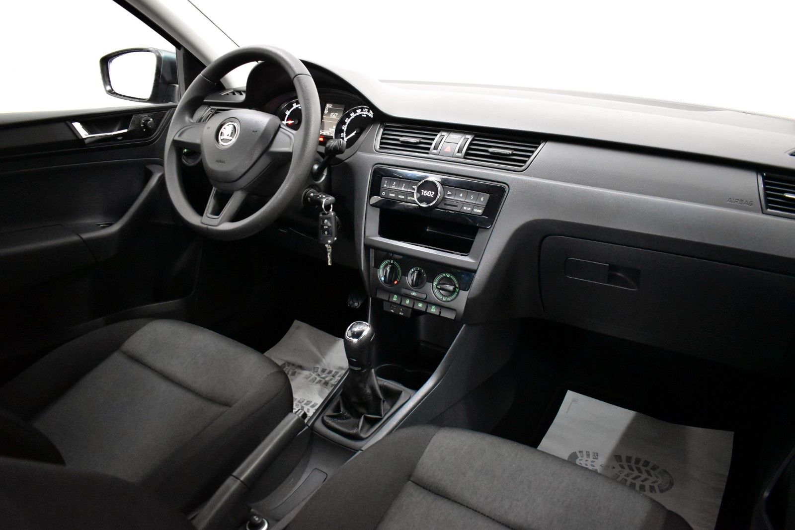 Fahrzeugabbildung SKODA Rapid Spaceback Active AHK,8-fach bereift