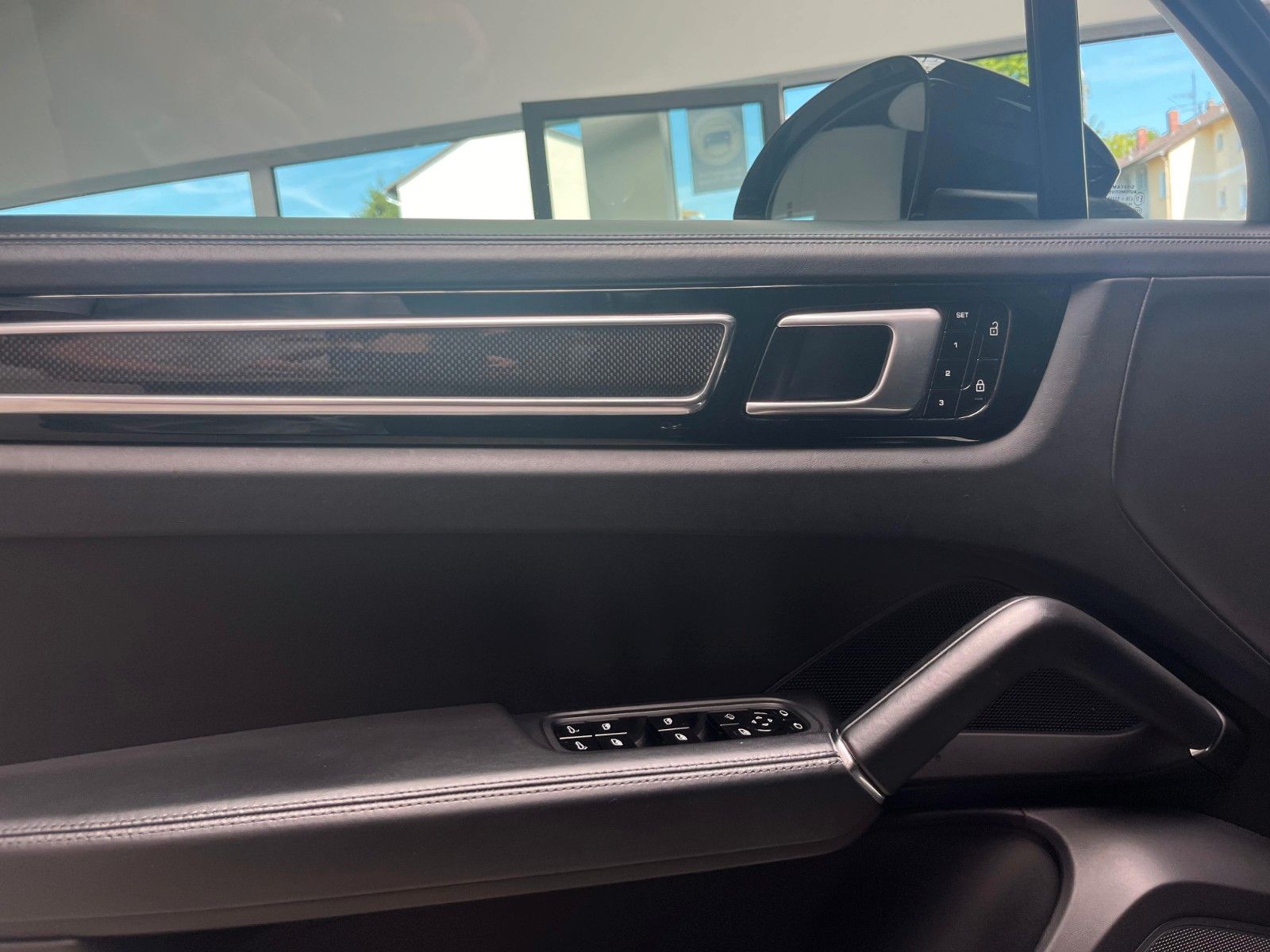 Fahrzeugabbildung Porsche Cayenne Coupe 3.0*22"*Leichtbau*Luft**360°*Bose*