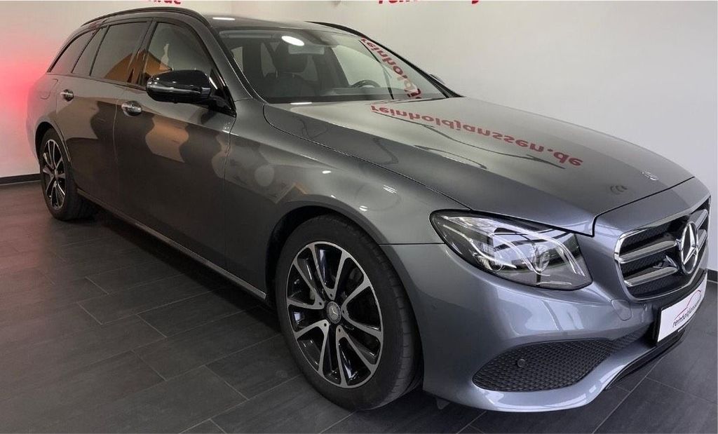 Image of Mercedes-Benz E 220