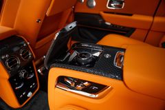 Cullinan BLACK BADGE 2025 BLACK/ORANGE 4 SEATS