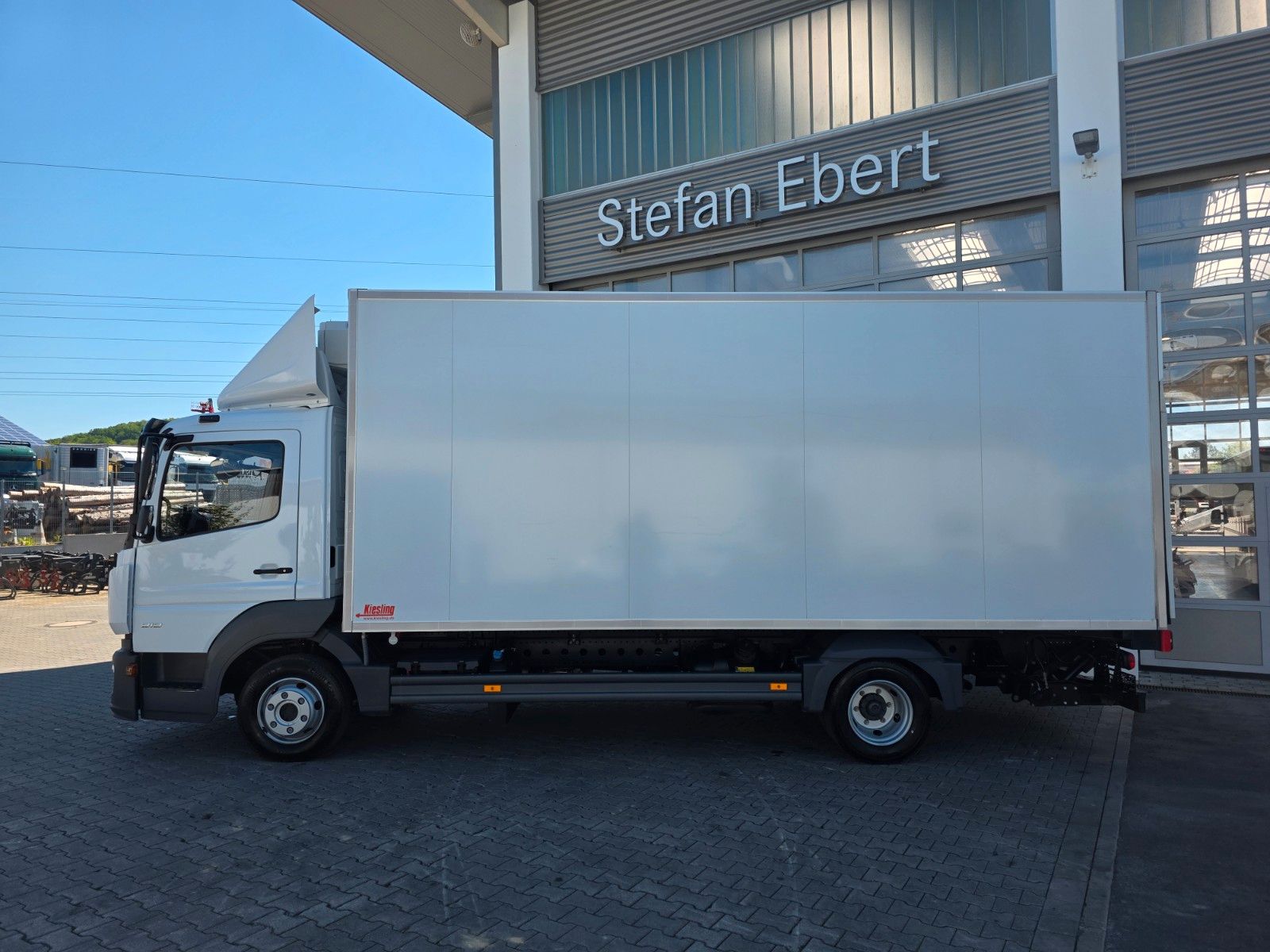 Fahrzeugabbildung Mercedes-Benz Atego 818 L ThermoKing V-600 Max LBW Klima