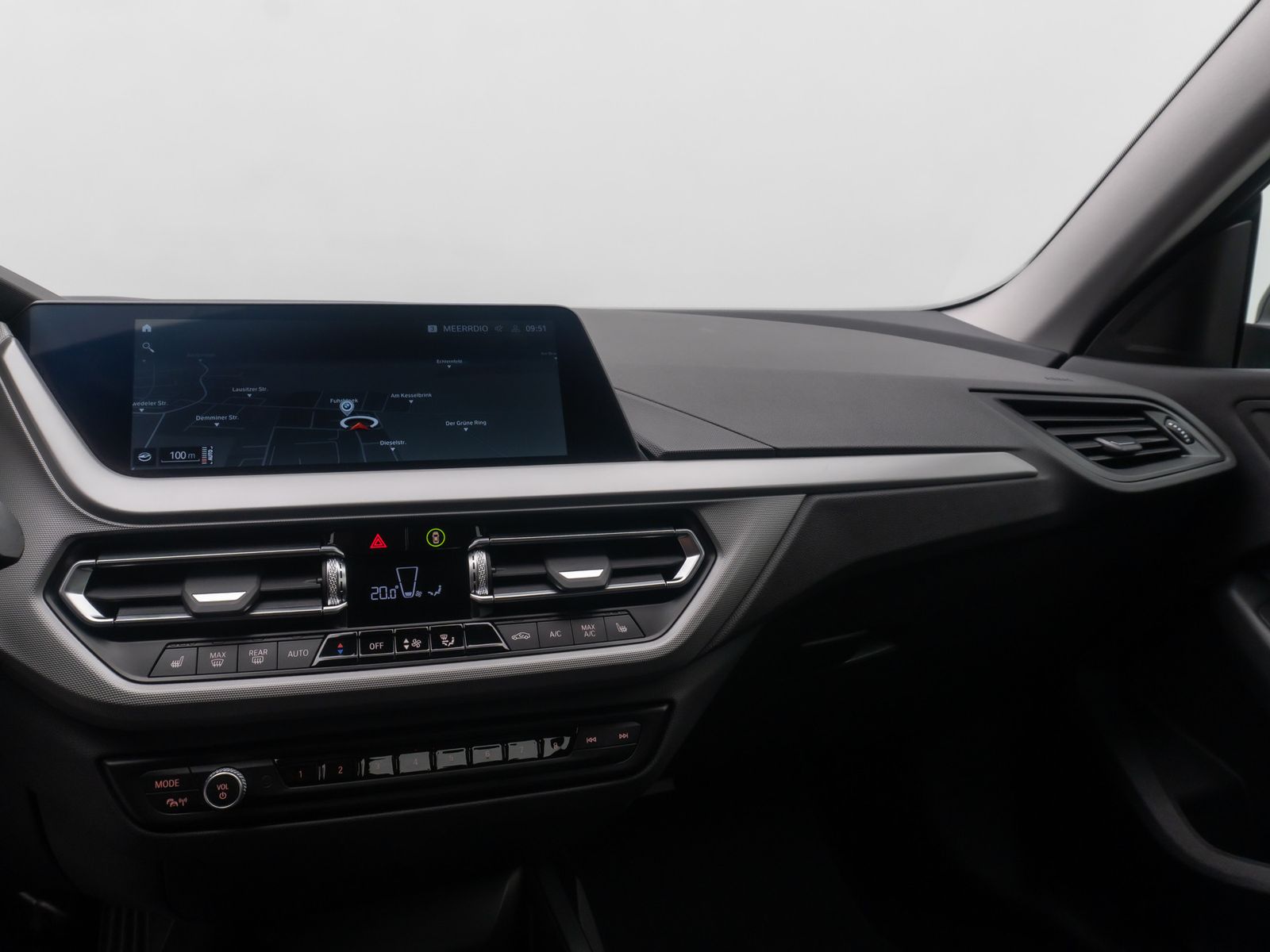 Fahrzeugabbildung BMW 218i Gran Coup&eacute; DAB GeschwindigReg PDC CockpitPr