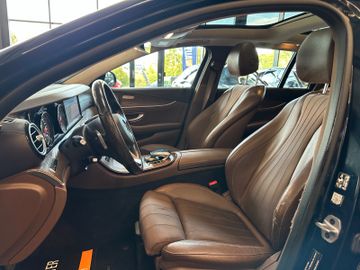 Mercedes-Benz E 350 *BURMESTER*KEYLES*PANO*AHK*ACC*StandHZ*